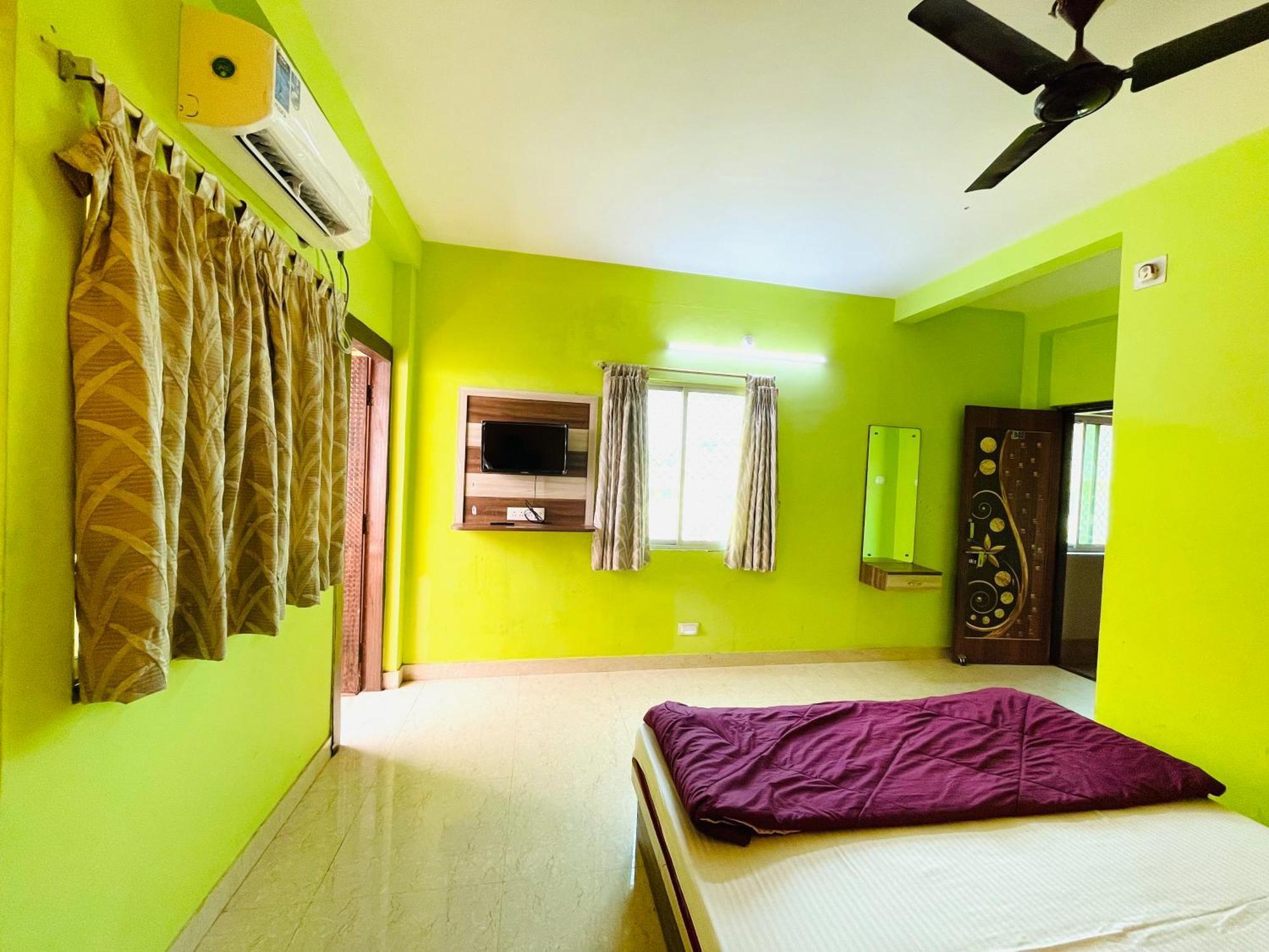 Hotel Falcon House ! Puri - Shriyash Group Extérieur photo